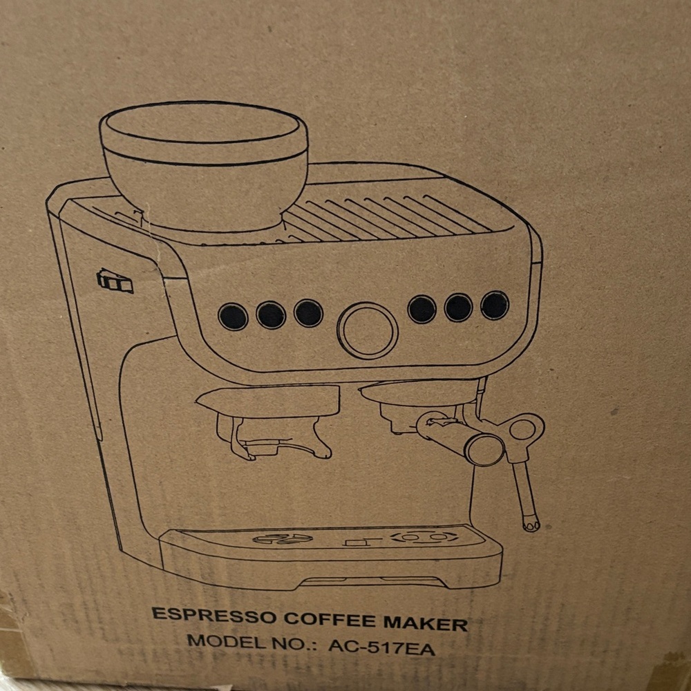 Elegant Cream Espresso Machine with Built-in Grinder - Picture 8 of 8